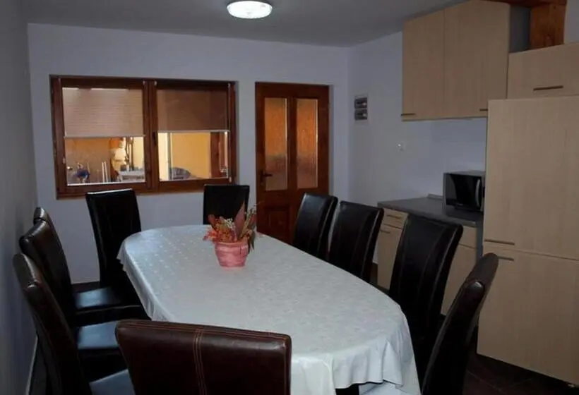 Standard Kolmen Hengen Huone, Pensiunea Elisabeta