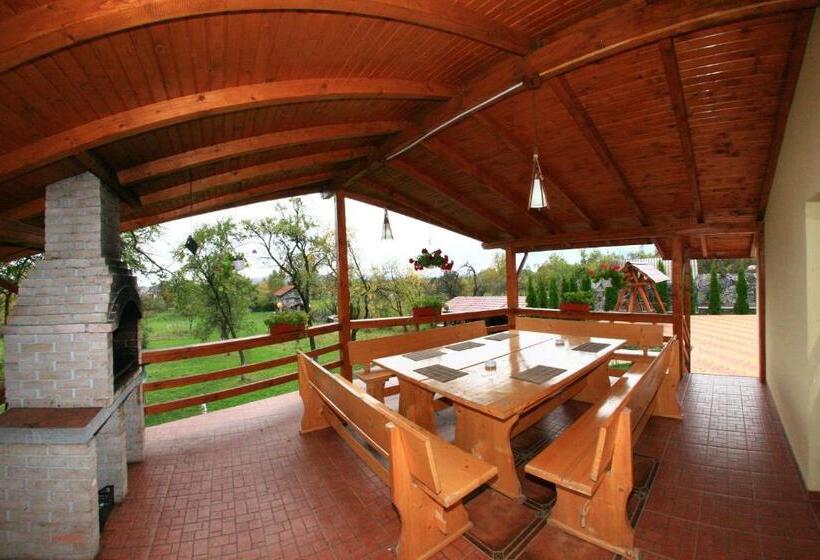 ビラホテル１ベッドルーム, Pensiunea Valea Ursului