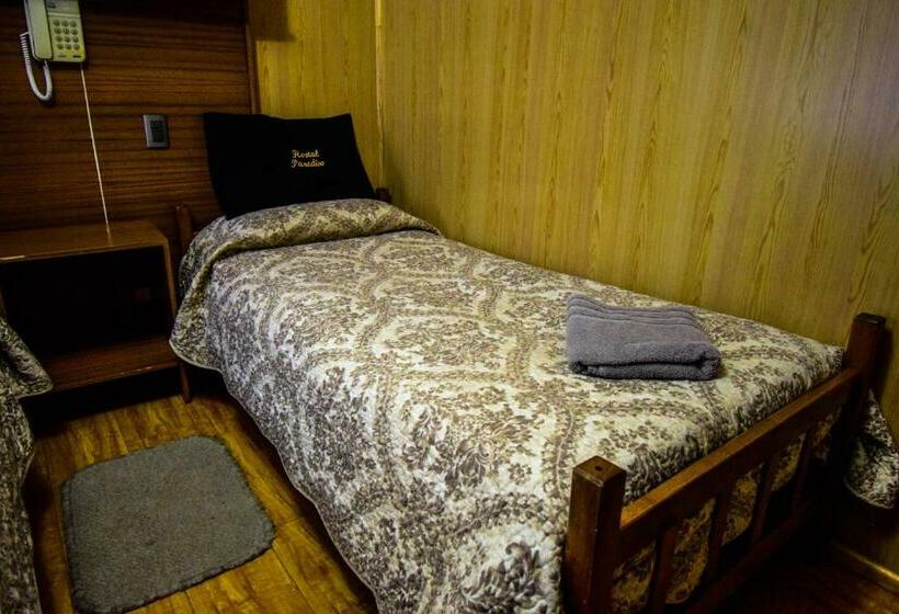 Standardrum, Hostal Parediso