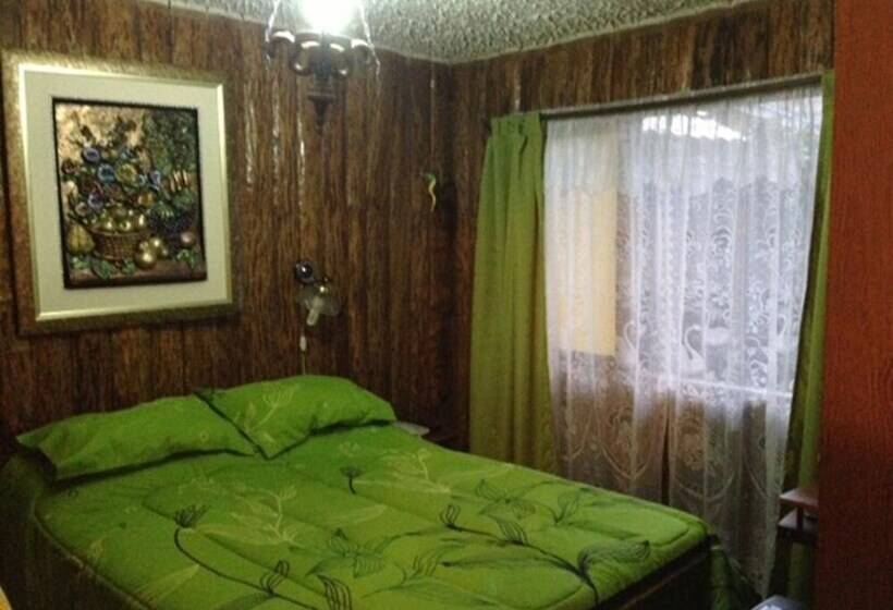 Standard Trippelrum, Hostal Parediso