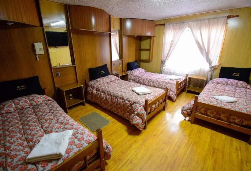 浴室共有スタンダード４人用ルーム, Hostal Parediso