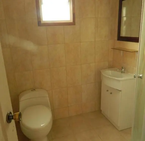 浴室共有スタンダード４人用ルーム, Hostal Parediso