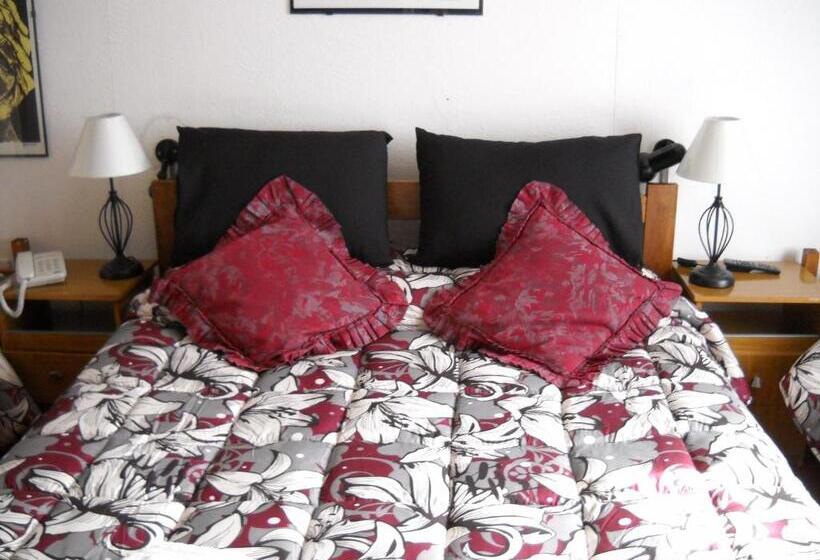 Standard Fyrbäddsrum Delat Badrum, Hostal Parediso