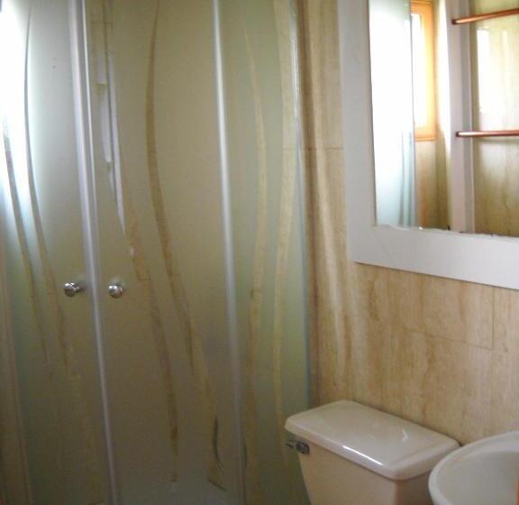 Standardrum Delat Badrum, Hostal Parediso