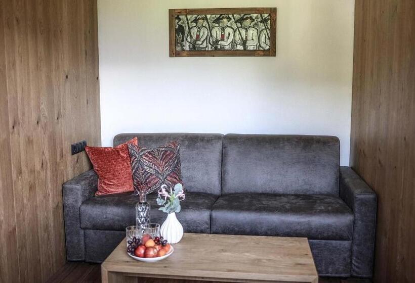 小型套房带阳台, Metzgerwirt