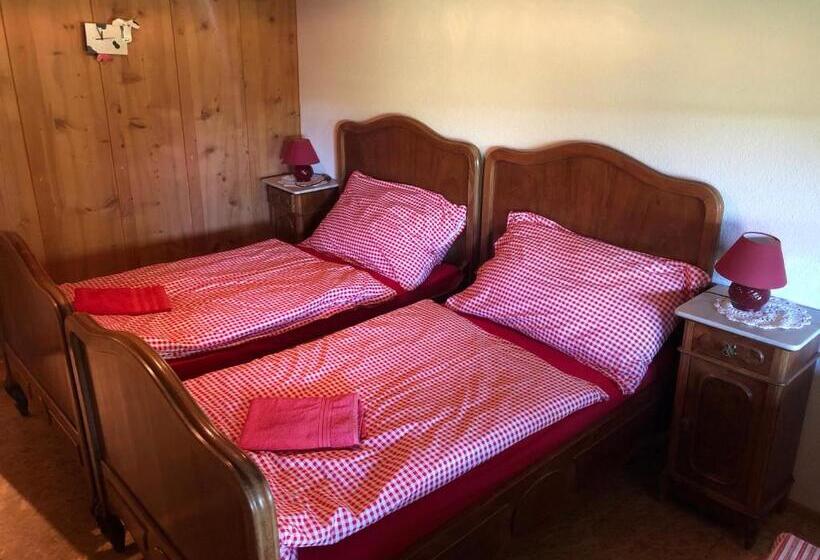 חדר סטנדרט לשלושה עם חדר אמבטיה משוף, Bühl 3