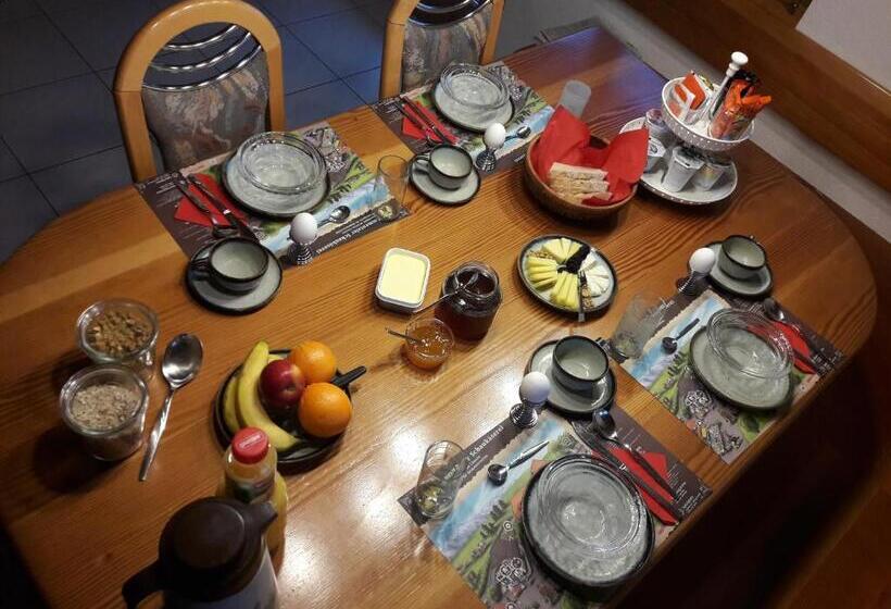 חדר סטנדרטי לארבעה עם חדר אמבטיה משותף, Bühl 3