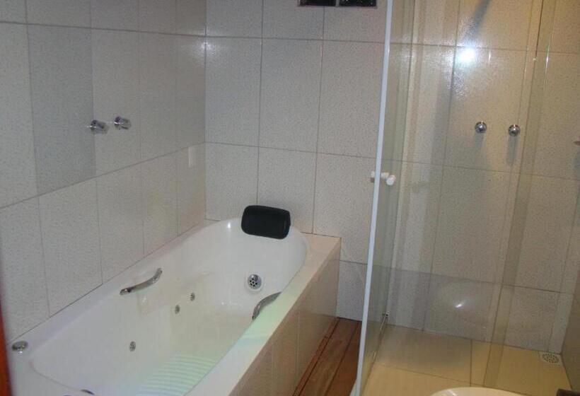 一居室别墅, Estação Serramar