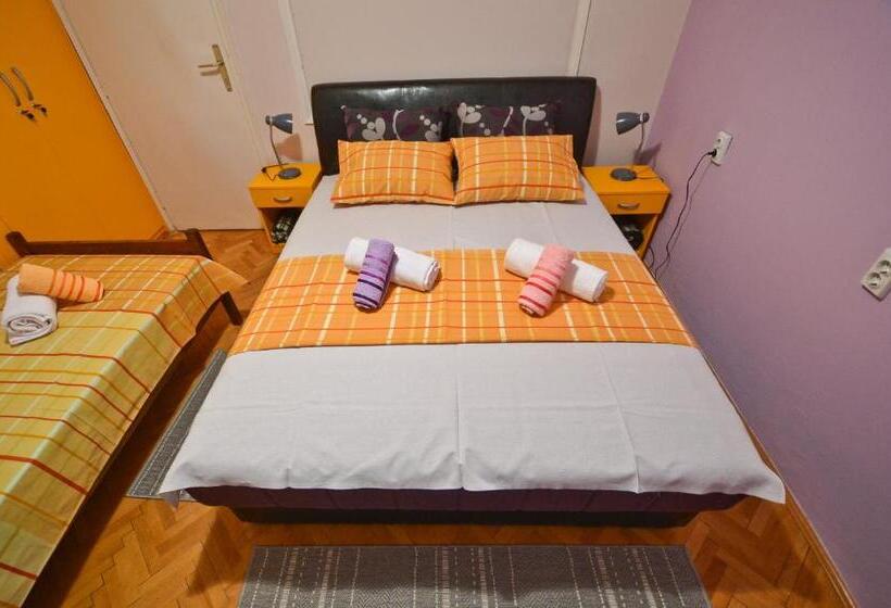 اتاق استاندارد سه تخته با سرویس بهداشتی مشترک, Glorious Rooms