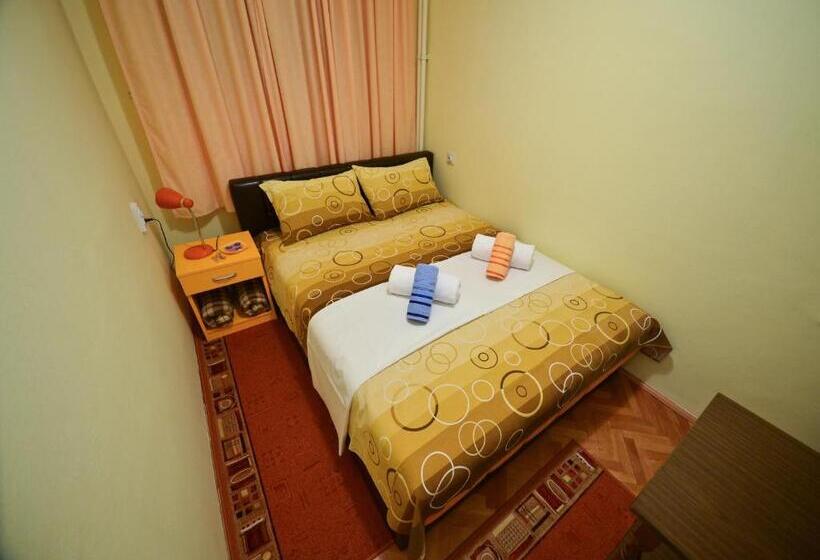 اتاق استاندارد با سرویس بهداشتی مشترک, Glorious Rooms