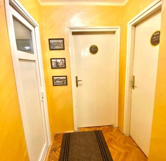 اتاق استاندارد با سرویس بهداشتی مشترک, Glorious Rooms