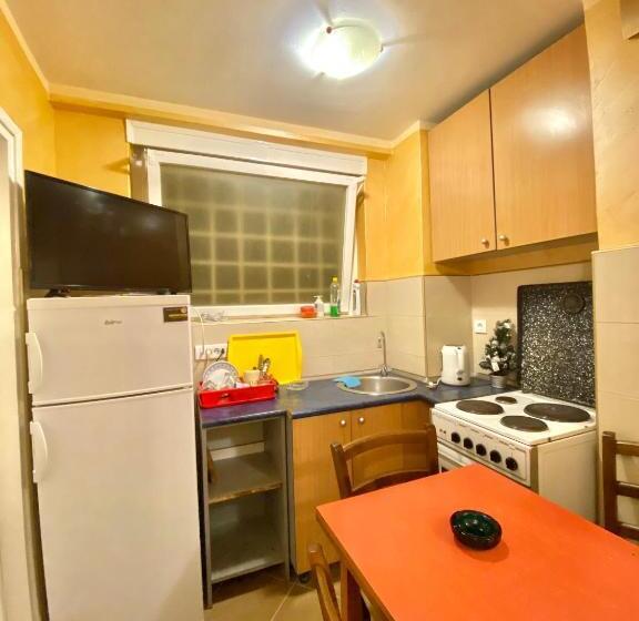 اتاق استاندارد سه نفره, Glorious Rooms