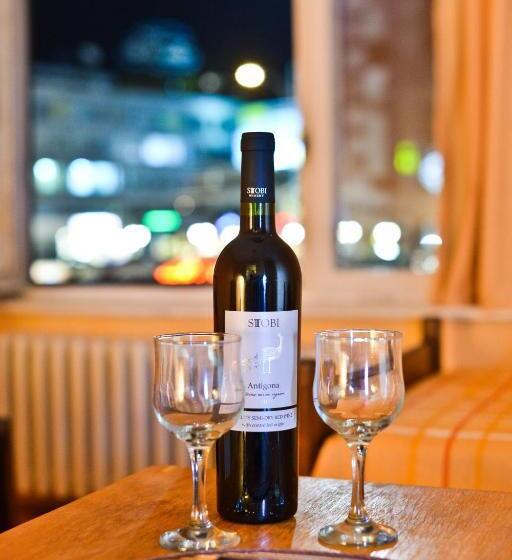 اتاق استاندارد سه نفره, Glorious Rooms