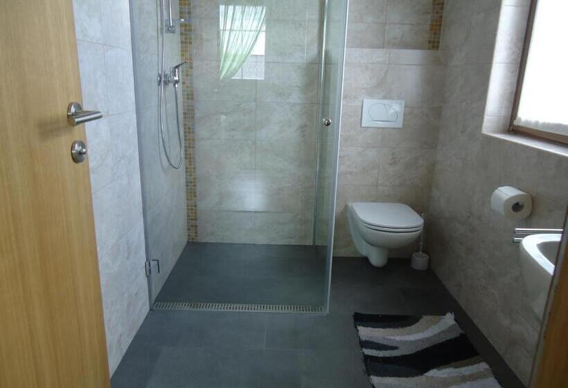 اتاق استاندارد, Lipizzaner Lodge Guest House