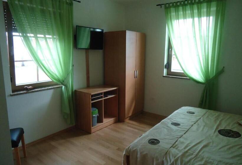 اتاق استاندارد, Lipizzaner Lodge Guest House