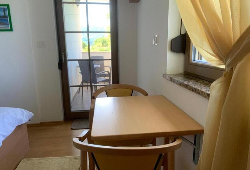 اتاق کلاسیک خانوادگی, Lipizzaner Lodge Guest House