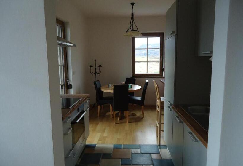 آپارتمان لوکس 1 خوابه, Lipizzaner Lodge Guest House