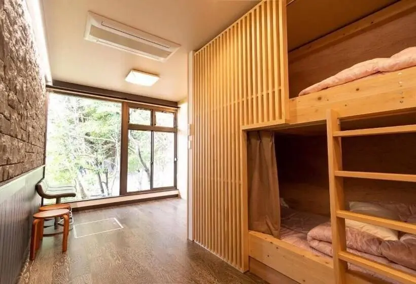 ルームシェアのワンベッド, Miyajima Guest House Mikuniya