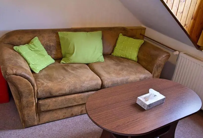 スイート, Penzion Na Zborově