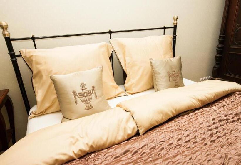 Executive Szoba King Size Bed, Vila Walter & Son