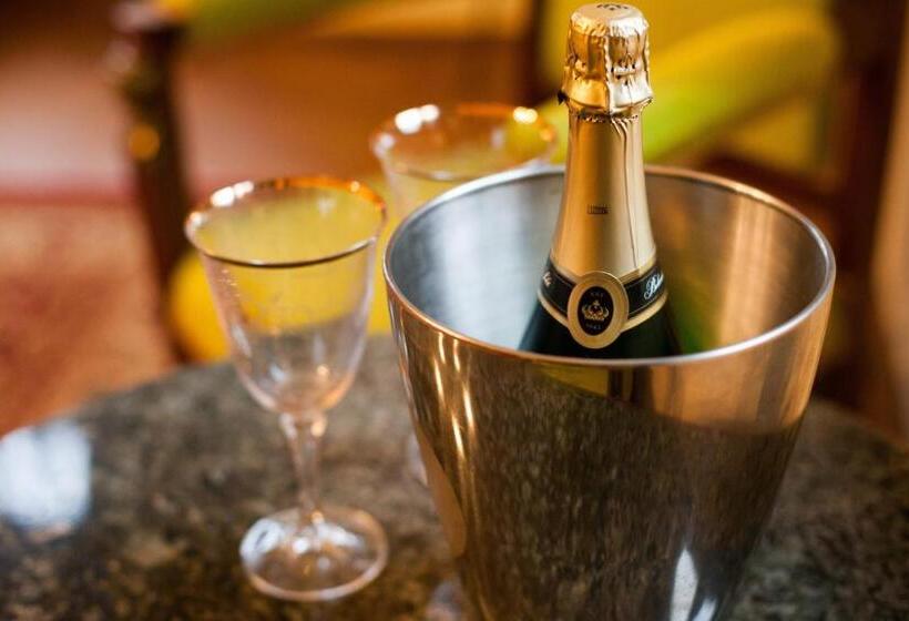 Executive Szoba King Size Bed, Vila Walter & Son