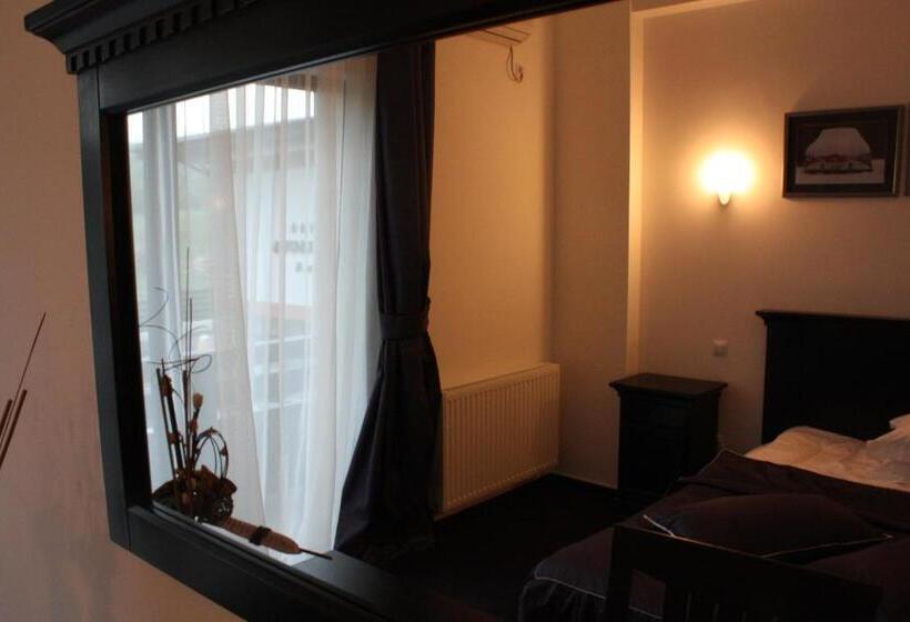 バルコニー付スイート, Pensiunea All Seasons