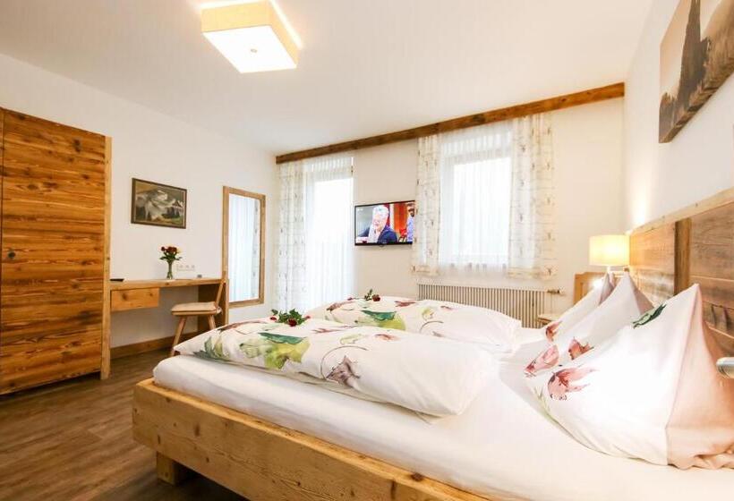 Номер Стандарт с Балконом, Gasthof St. Adolari