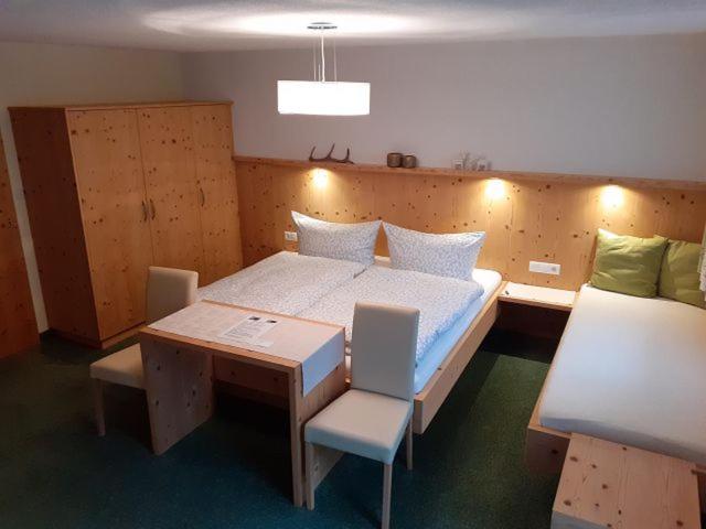 Семейный Номер, Gästehaus Sahler