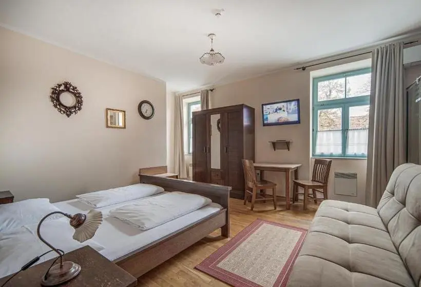 اتاق لوکس سه تخته, Rooms & Apartments Parma