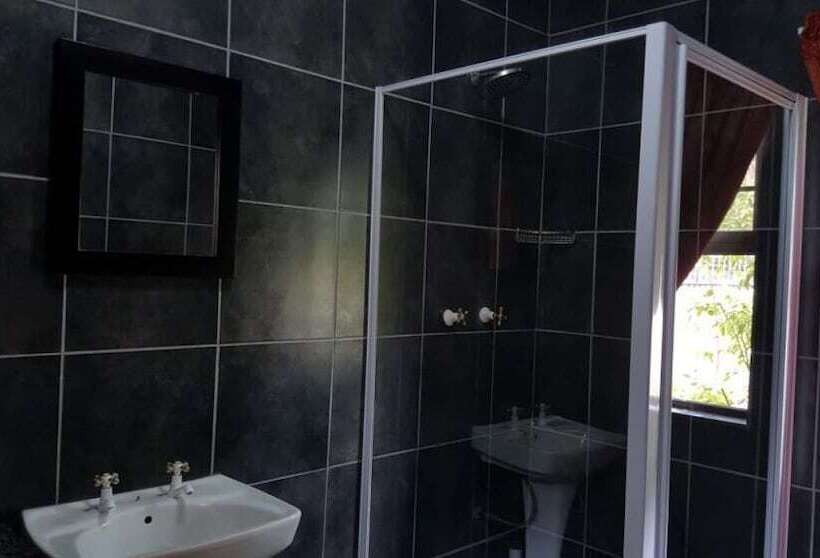 غرفة قياسية, Lala Dene Lodge