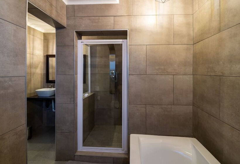 غرفة ديلوكس, Lala Dene Lodge