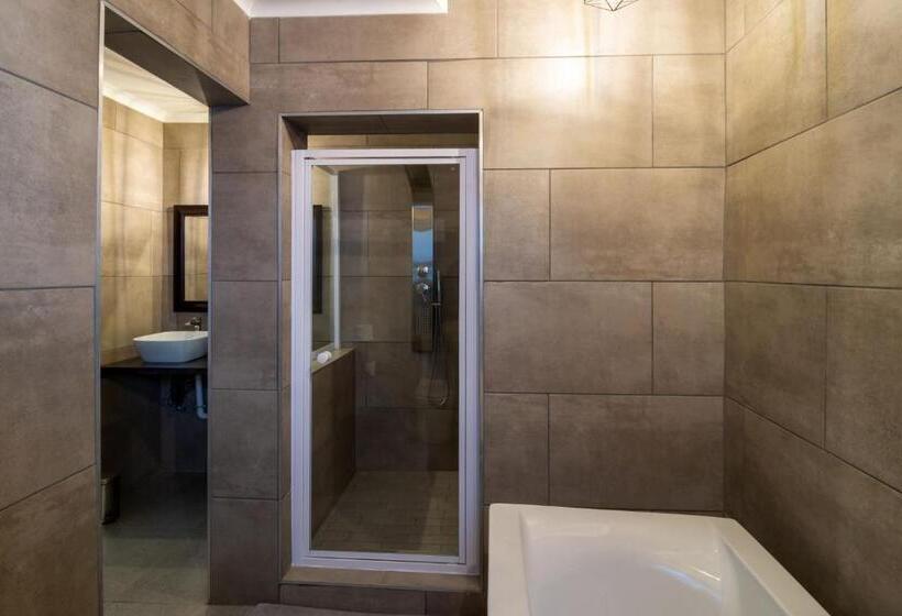 غرفة ديلوكس, Lala Dene Lodge