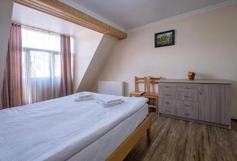 اتاق استاندارد, Mestiatour Guest House