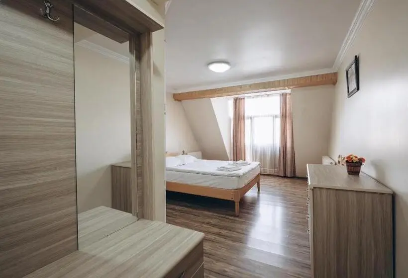 اتاق استاندارد, Mestiatour Guest House