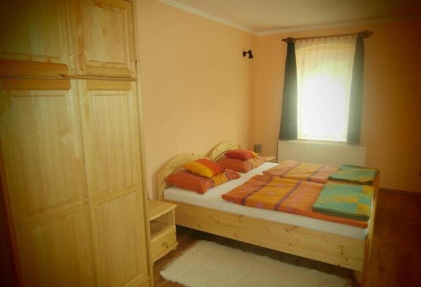 شقة غرفتين, Nádkunyhó Vendégház