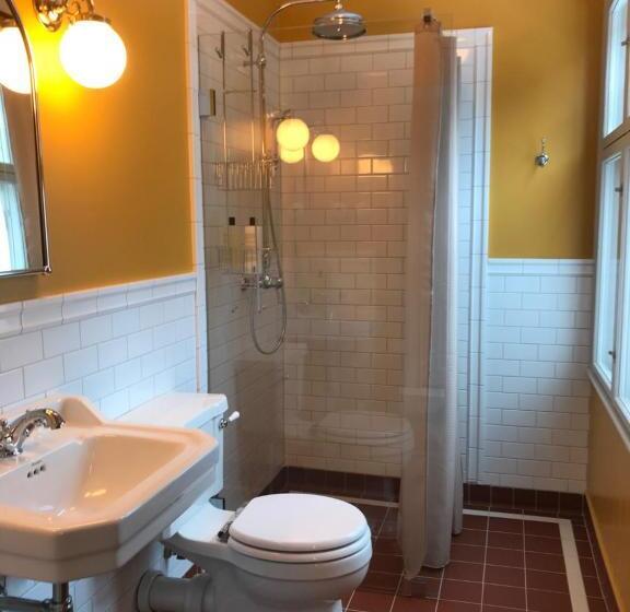 Номер Стандарт Совместная Ванная, Ombergs Turisthotell