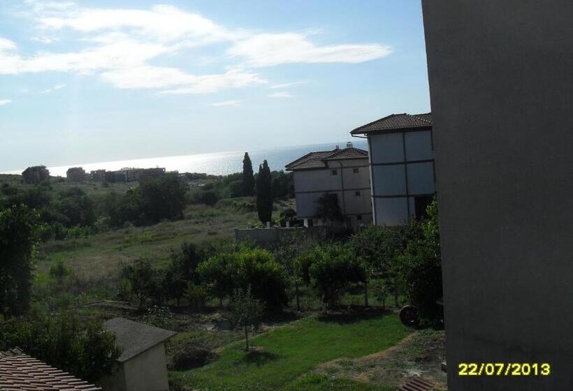 Номер Стандарт с Балконом, Panayotovi Guest House