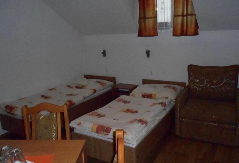 غرفة قياسية رباعية, Penzión Pars