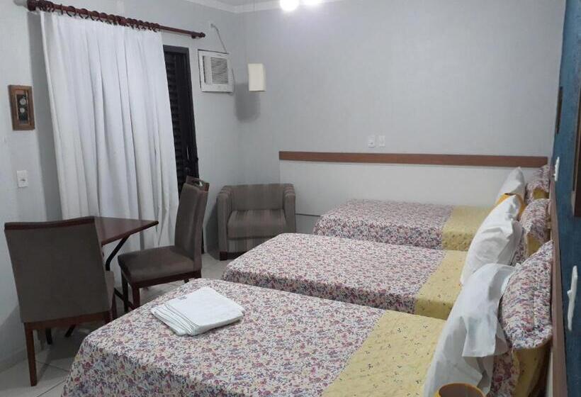 标准三人间, Pousada Oasis Park