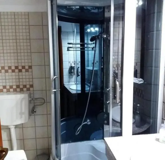 ２ベッドスイートルーム, Pensiunea Total Din Ceahlău