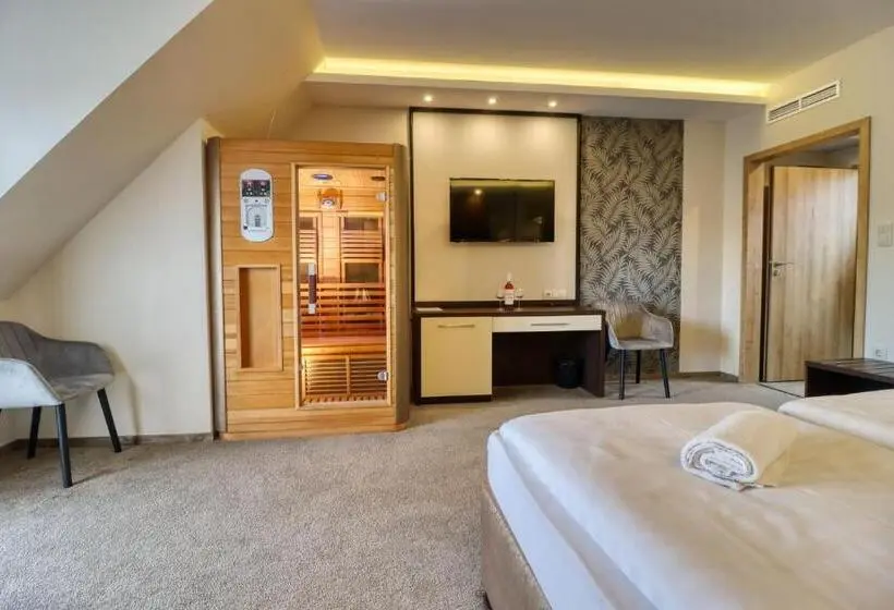 اتاق لوکس با تخت بزرگ, Villa Park Panzió