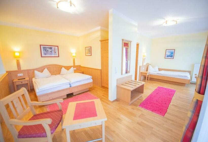 غرفة قياسية ثلاثية مزودة بشرفة, Gasthof Großschedl Zum Kramerwirt