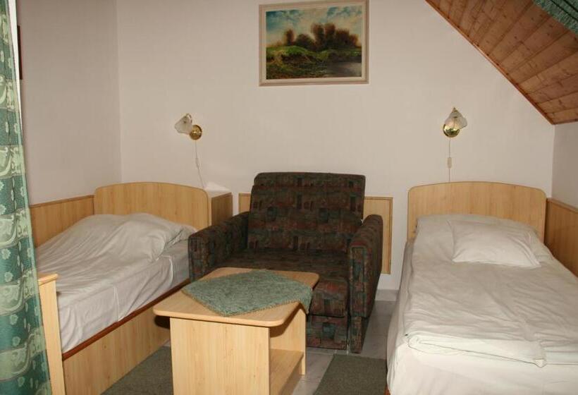 Номер Стандарт, Gála Panzió