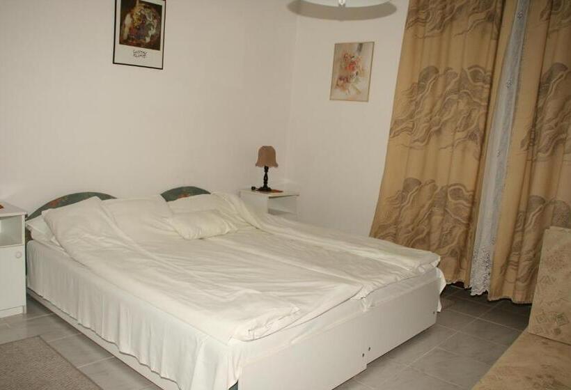 Апартаменты 2 Спальни, Gála Panzió