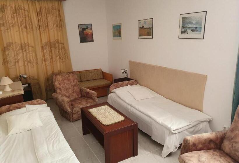 Апартаменты 2 Спальни, Gála Panzió