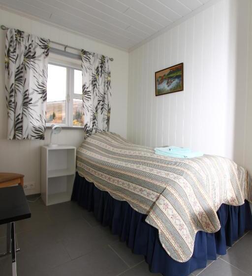 اتاق استاندارد یک تخته با سرویس بهداشتی مشترک, Guesthouse Steindórsstadir, West Iceland