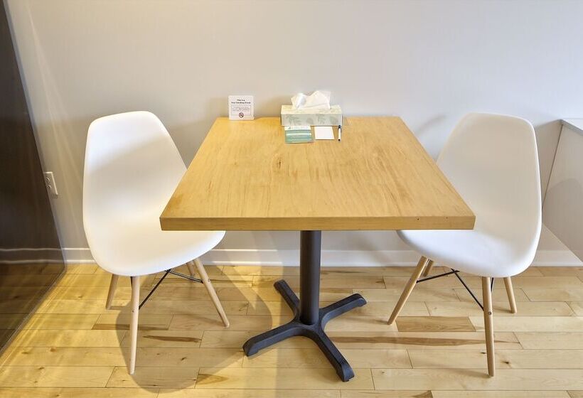 スタンダードスタジオ, Micro Boutique Living   Antigonish