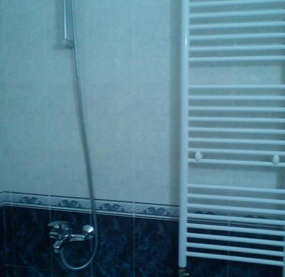 غرفة قياسية ثلاثية مزودة بشرفة, Guest House Ilinden