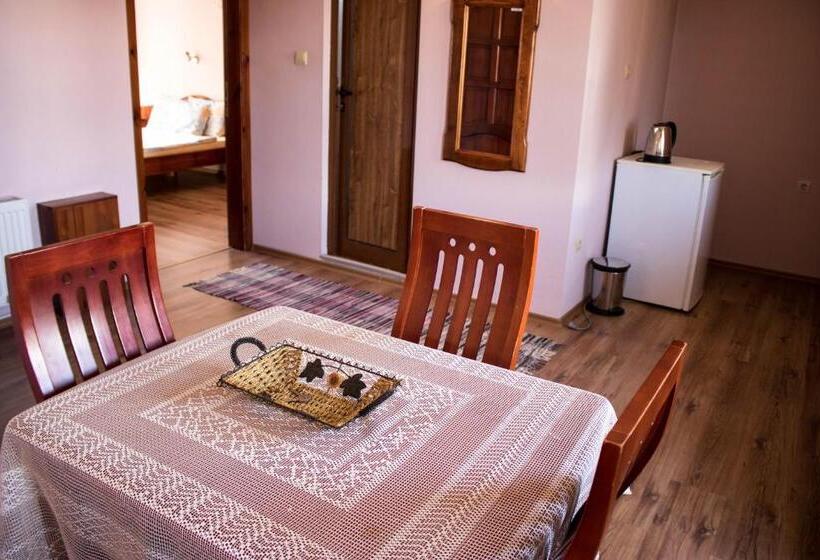 جناح مزوَّد بشرفة, Guest House Ilinden