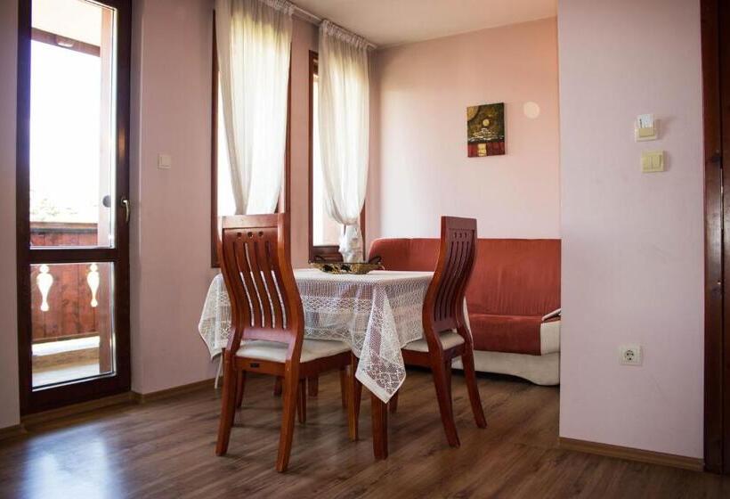 جناح مزوَّد بشرفة, Guest House Ilinden